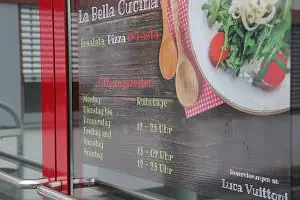 Werbung mit Lochfolien